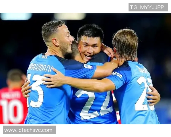 足球明星私下聚会打牌揭秘幕后趣事与友谊瞬间